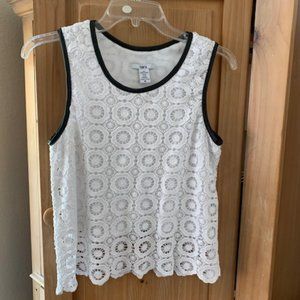 Beautiful -Gently worn Bar III lined lace Top with Faux leather trim - S- Med